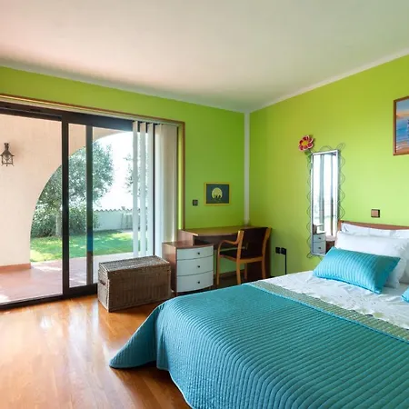 Villa Emi