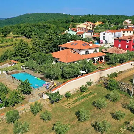 Villa Emi