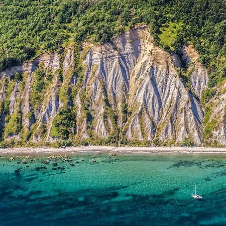 Emi Vila Zgornje Skofije