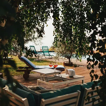 Emi Villa